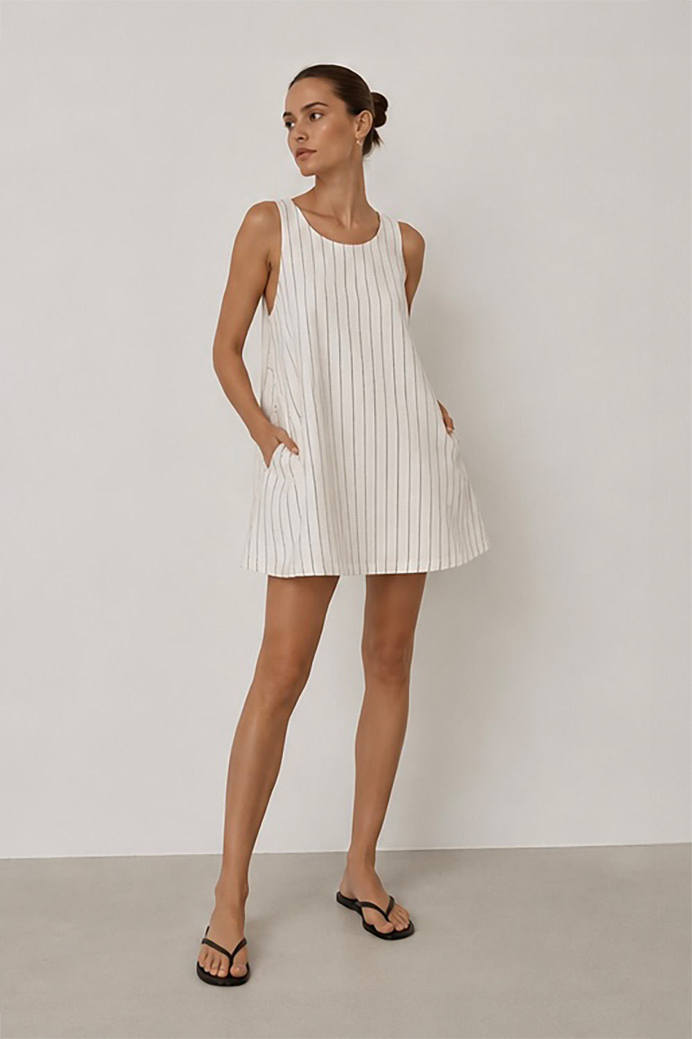 Sukienka Lune Pinstripe – white